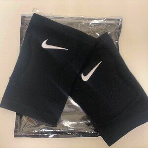 COPY - COPY - Nike Streak Dri-Fit Volleyball Knee Pads (Black, M/L)